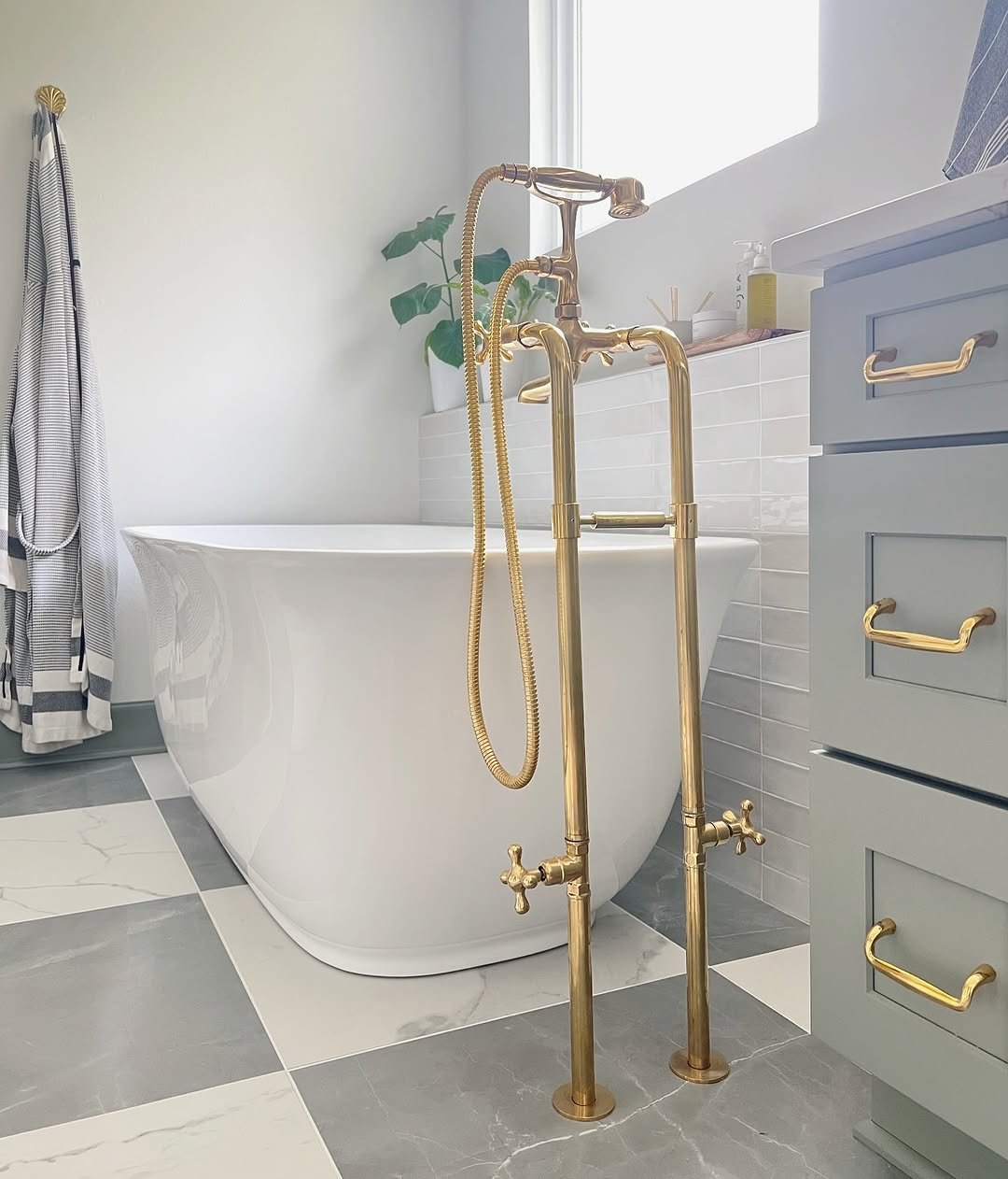 The Master Tub Filler