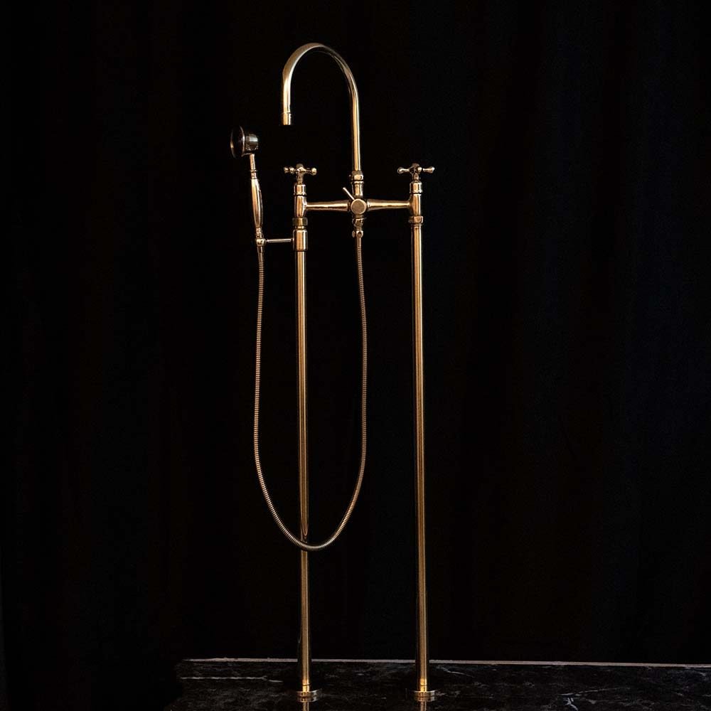 floor-mounted-tub-filler-554619.jpg