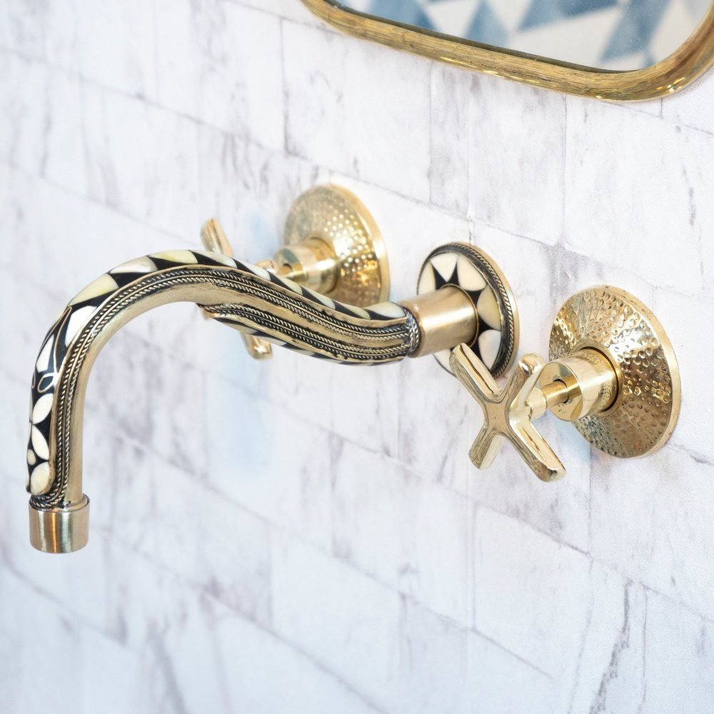 handcrafted-cobra-wood-brass-wall-mounted-faucet-414055.jpg
