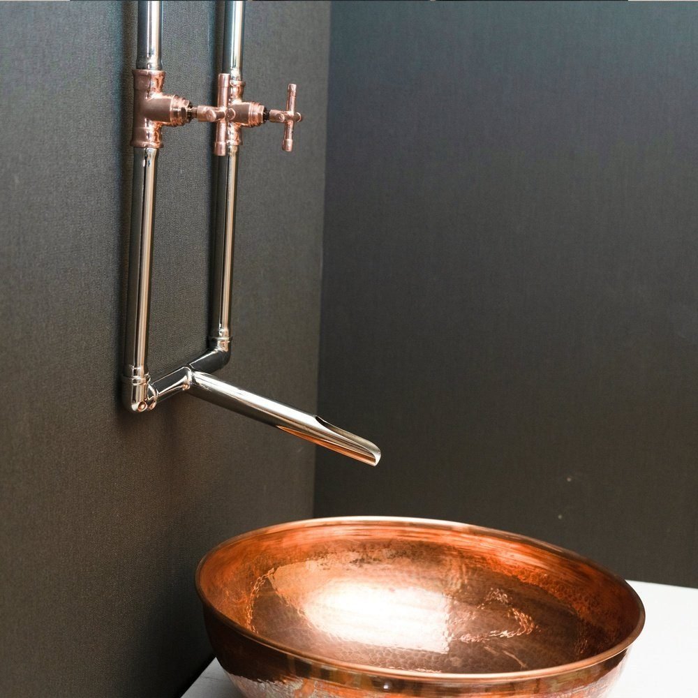 old-fashioned-wall-mounted-faucet-766631.jpg